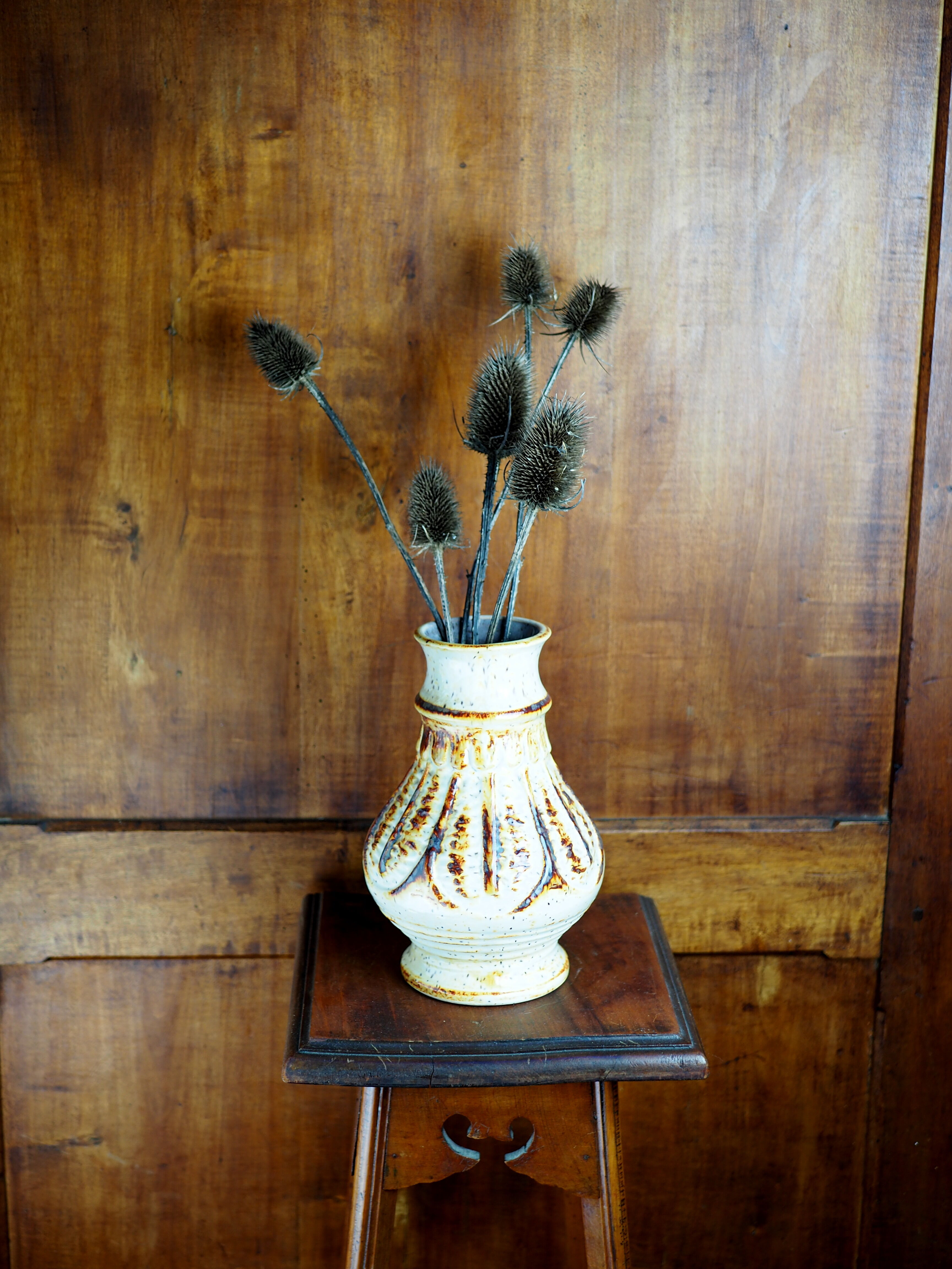 Ribbed vase with caramelized glaze; "581/22" - west German ceramics - 70s