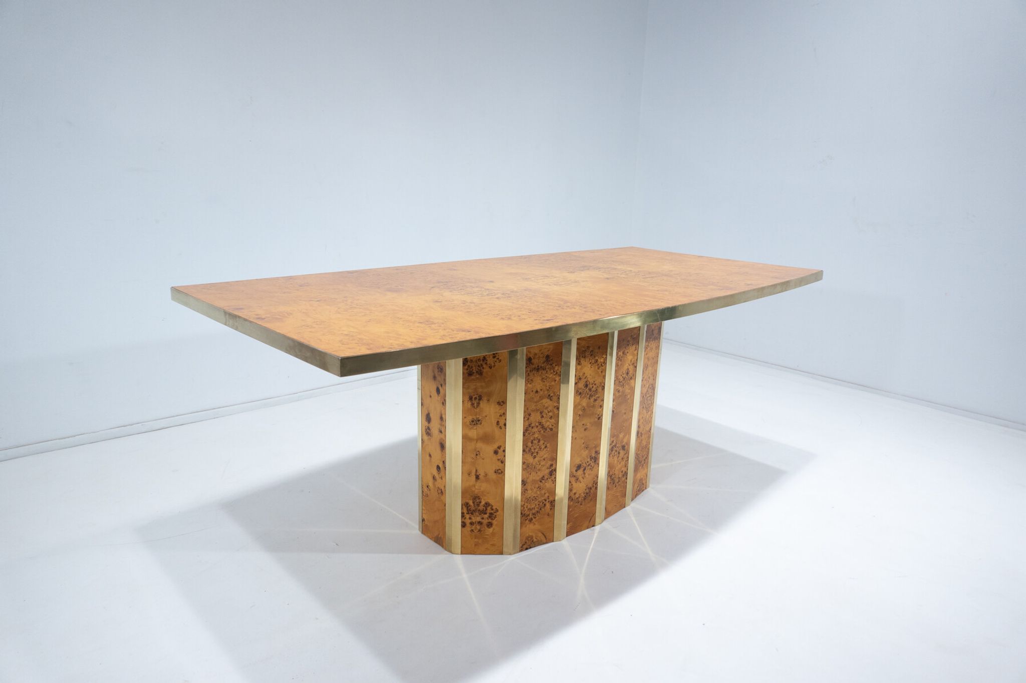 Mid-century modern dining table, Ash Burl, Italy