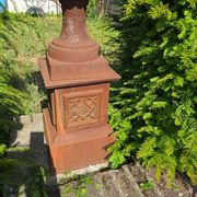 Vase médicis avec socle en fonte