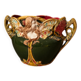 Cache-pot « Femme papillon » — Onnaing, vers 1900–1910