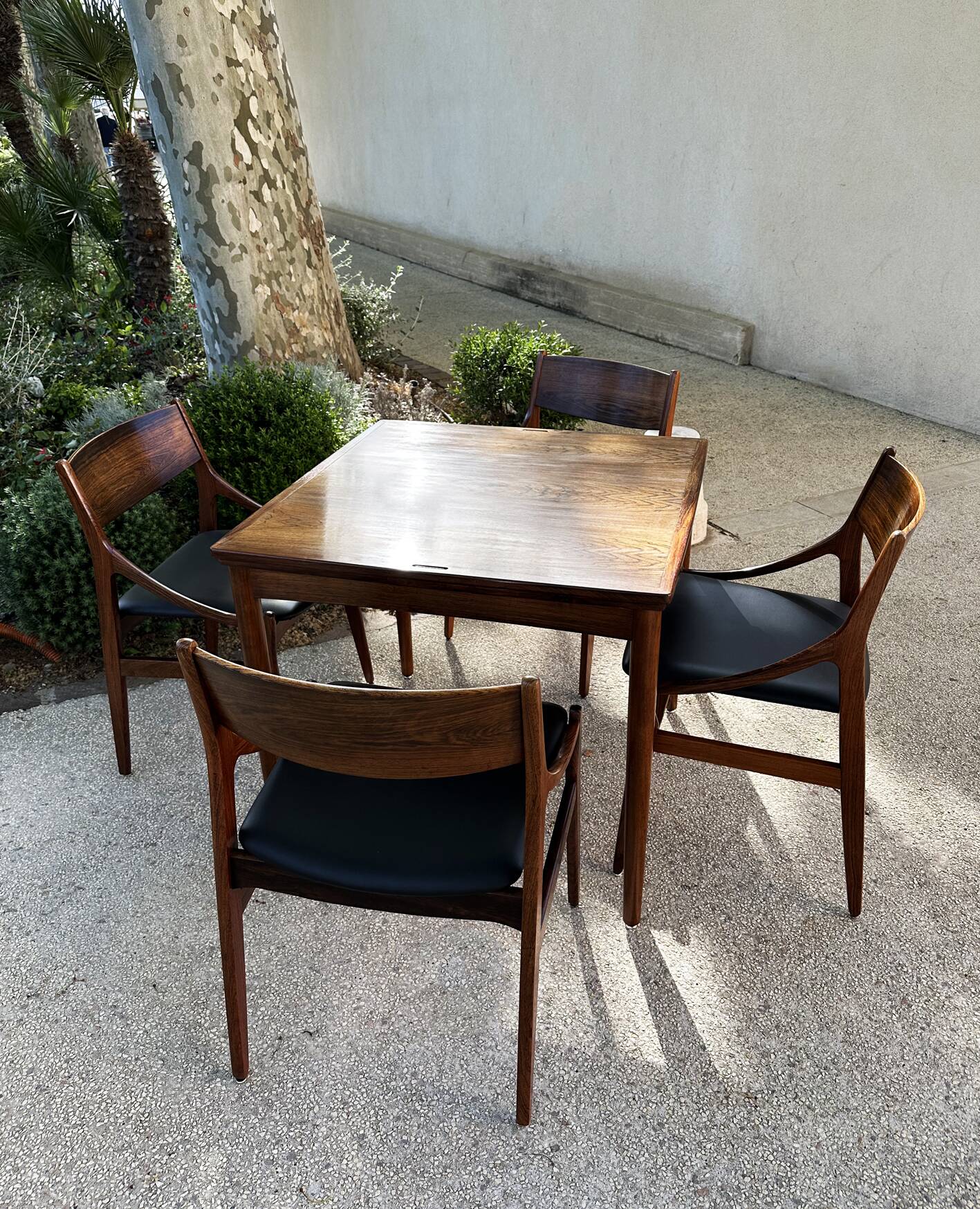 Danish extendable dining table in Rio rosewood 1960