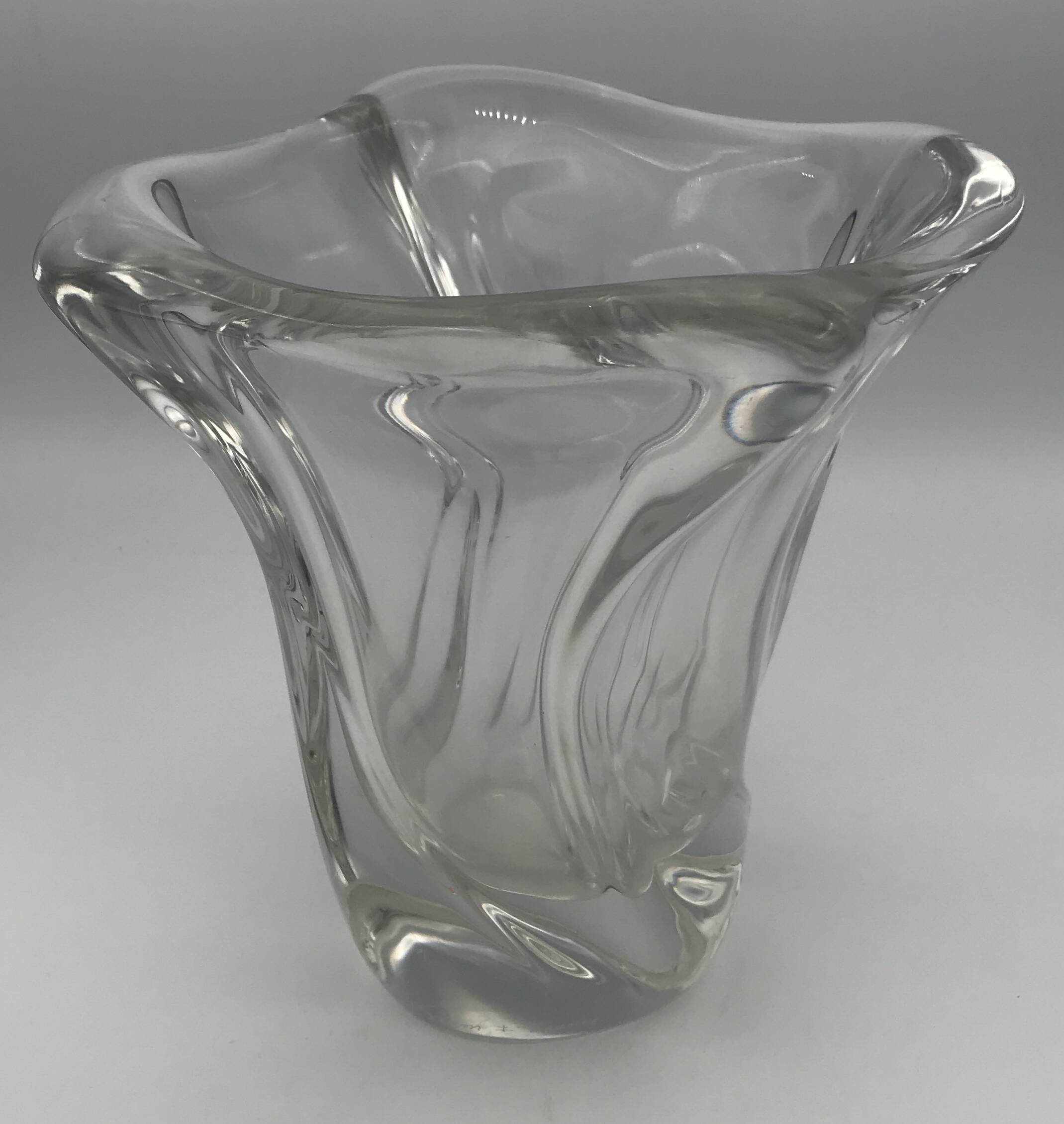 Crystal vase signed daum france free form 4.4 kg