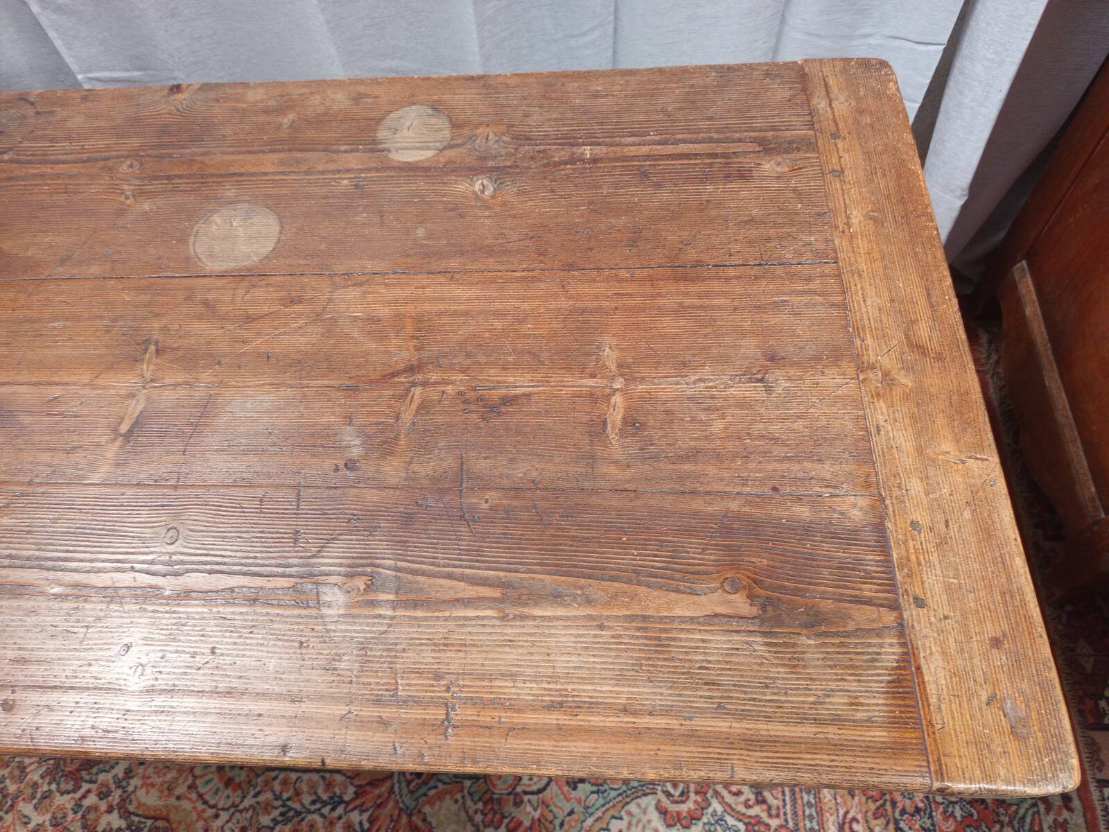 Table with a kneading trough in beech from the 19th century.