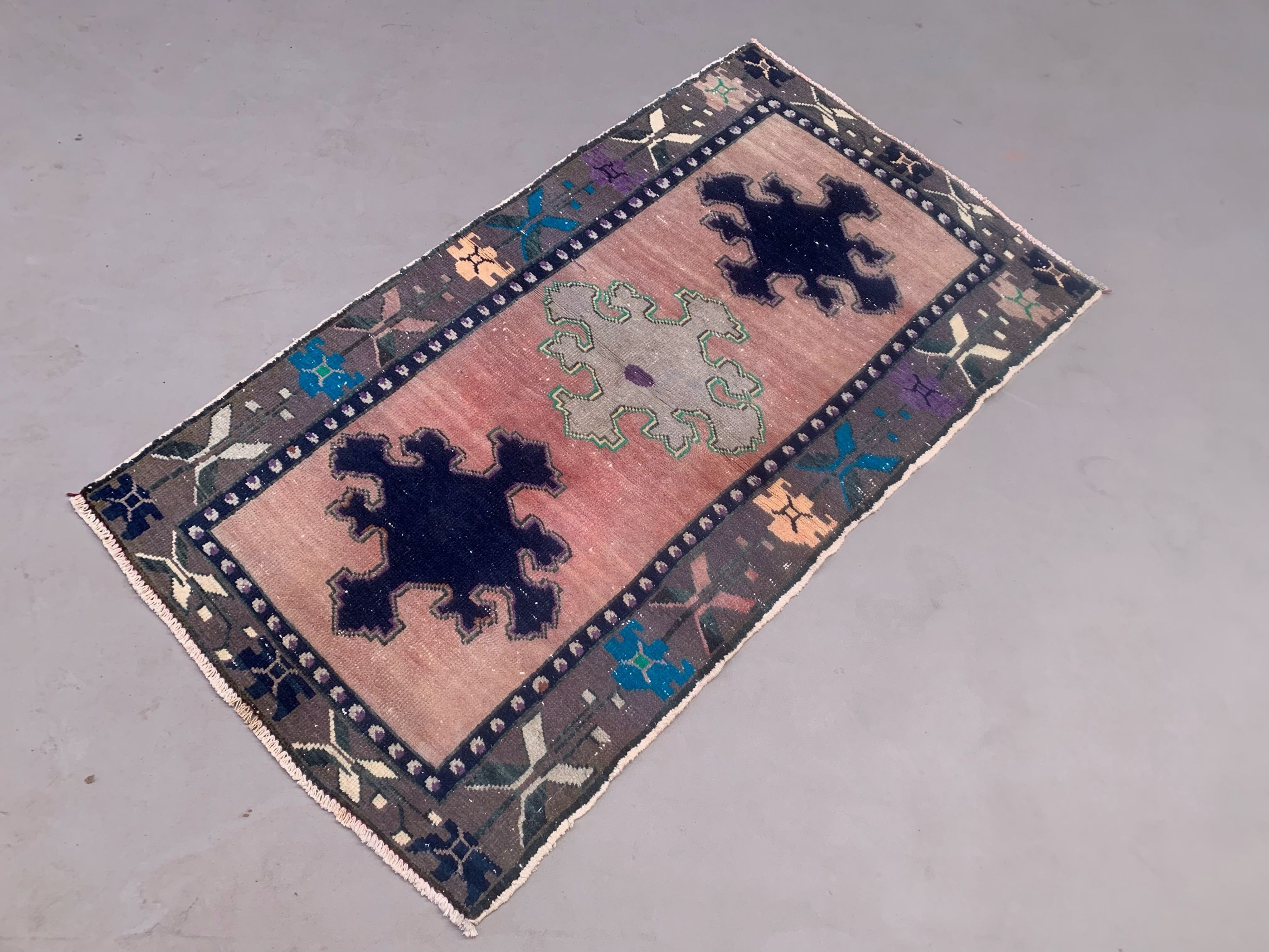 Old turkish Oushak rug 148x85 cm vintage