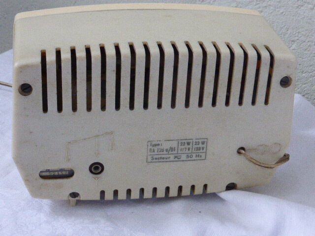 Poste de radio, Radiolo de Radiola, en bakelite creme vintage 1960