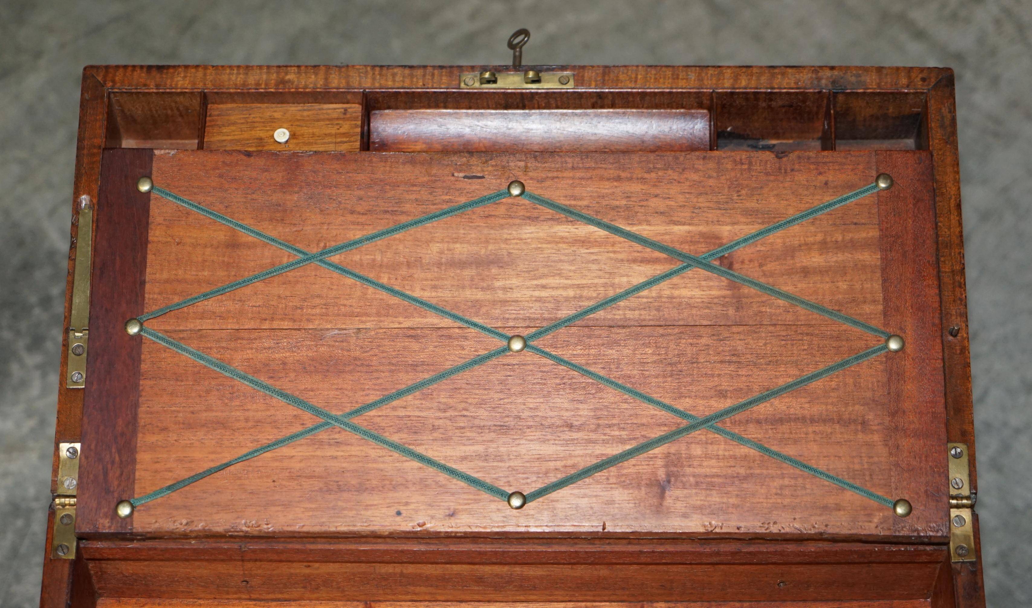 Victorian military slope desk made of hardwood