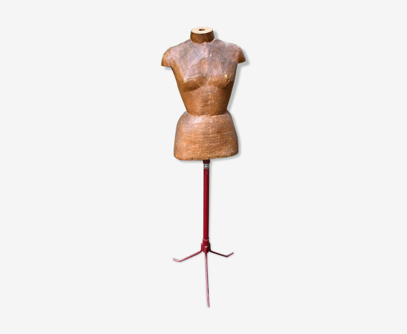 Bust of an ancient seamstress