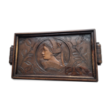 Plateau breton en bois sculpté signé