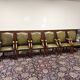 Ensemble de chaises présidentielles Chesterfield anglaises classiques.