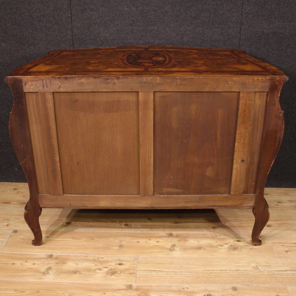 Lombard Venetian chest of drawers in Louis XV style