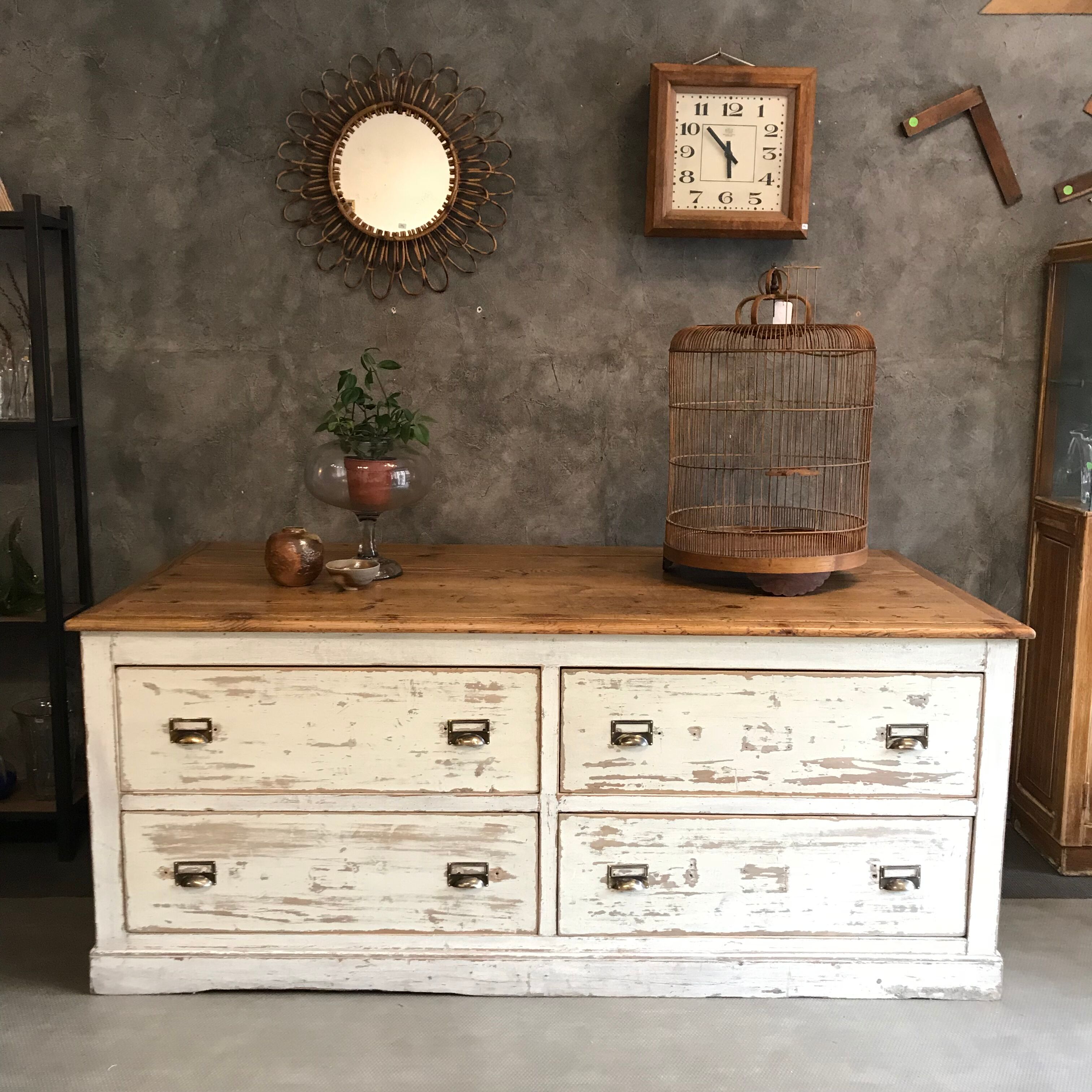 Meuble de mercerie