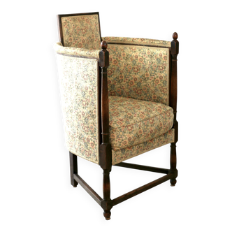 An Art & Craft armchair, England, late 19th century.