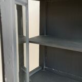 Old hanging showcase