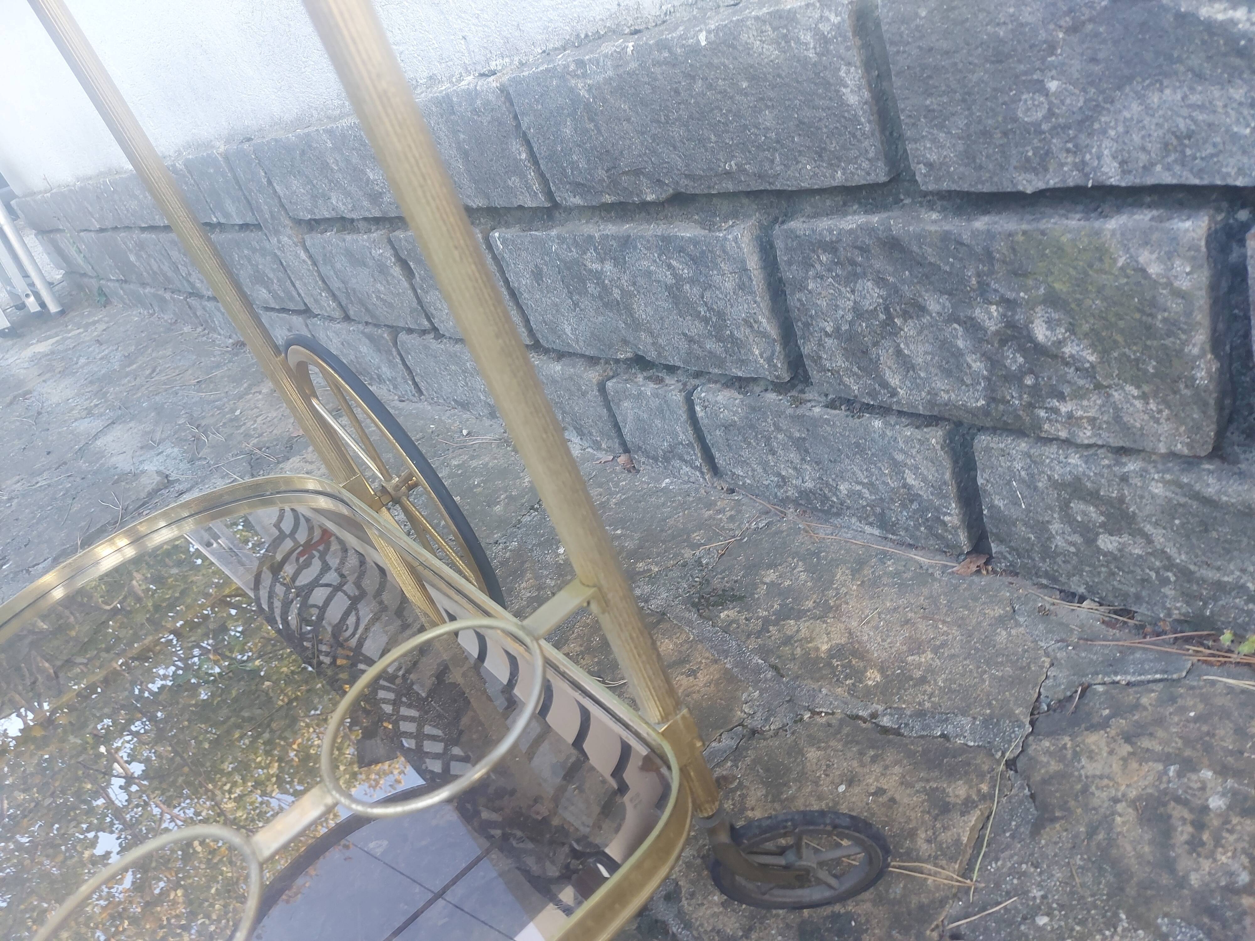 Vintage rolling metal dore service