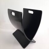 Black lacquered wood magazine rack