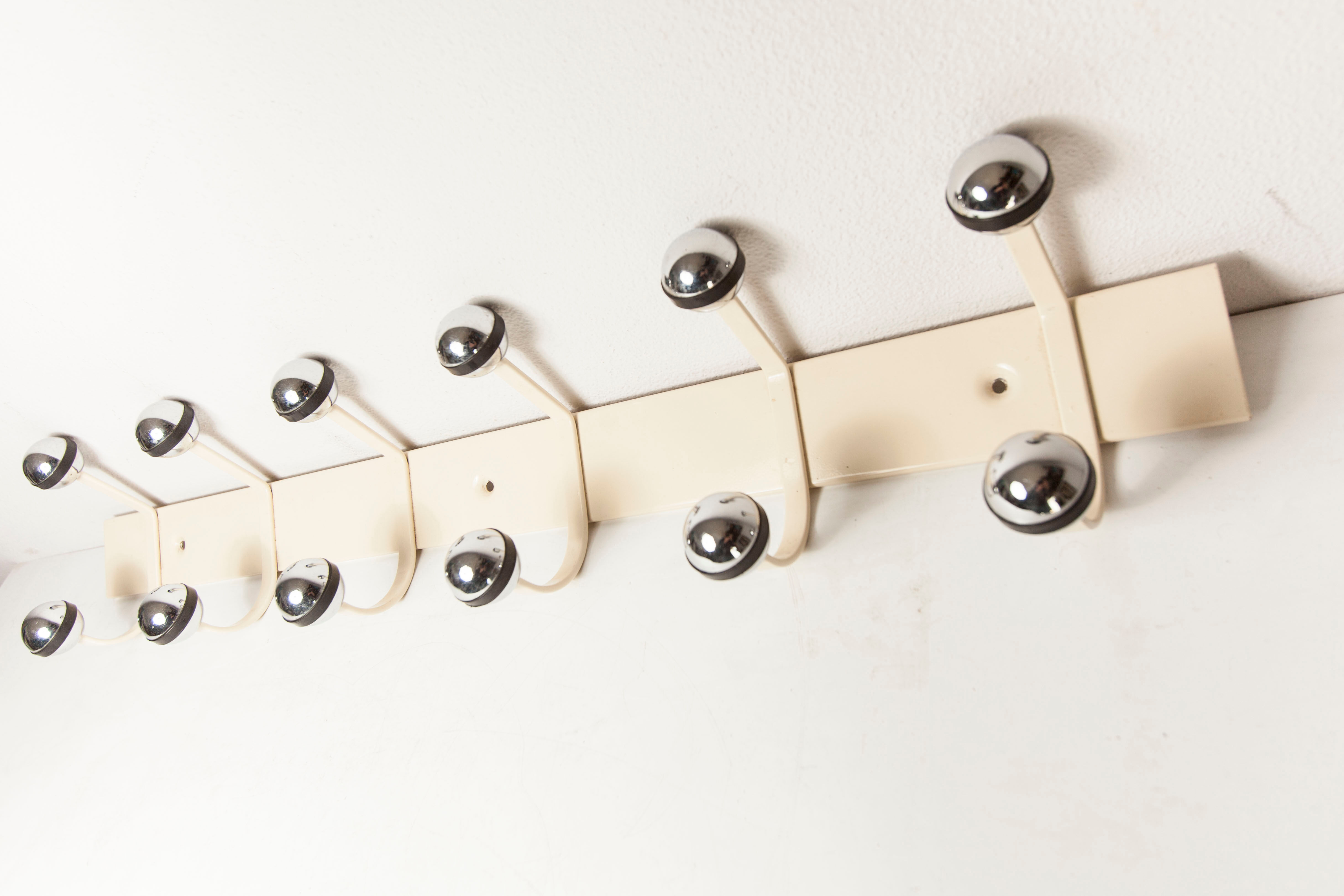 Wall coat rack 12 hooks balls 1970 beige and chrome