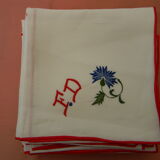 Set of 12 napkins flower décor.