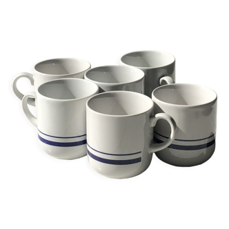 6 ceramic Total coffee cups glazed white with a decoration of 2 stamped strokes