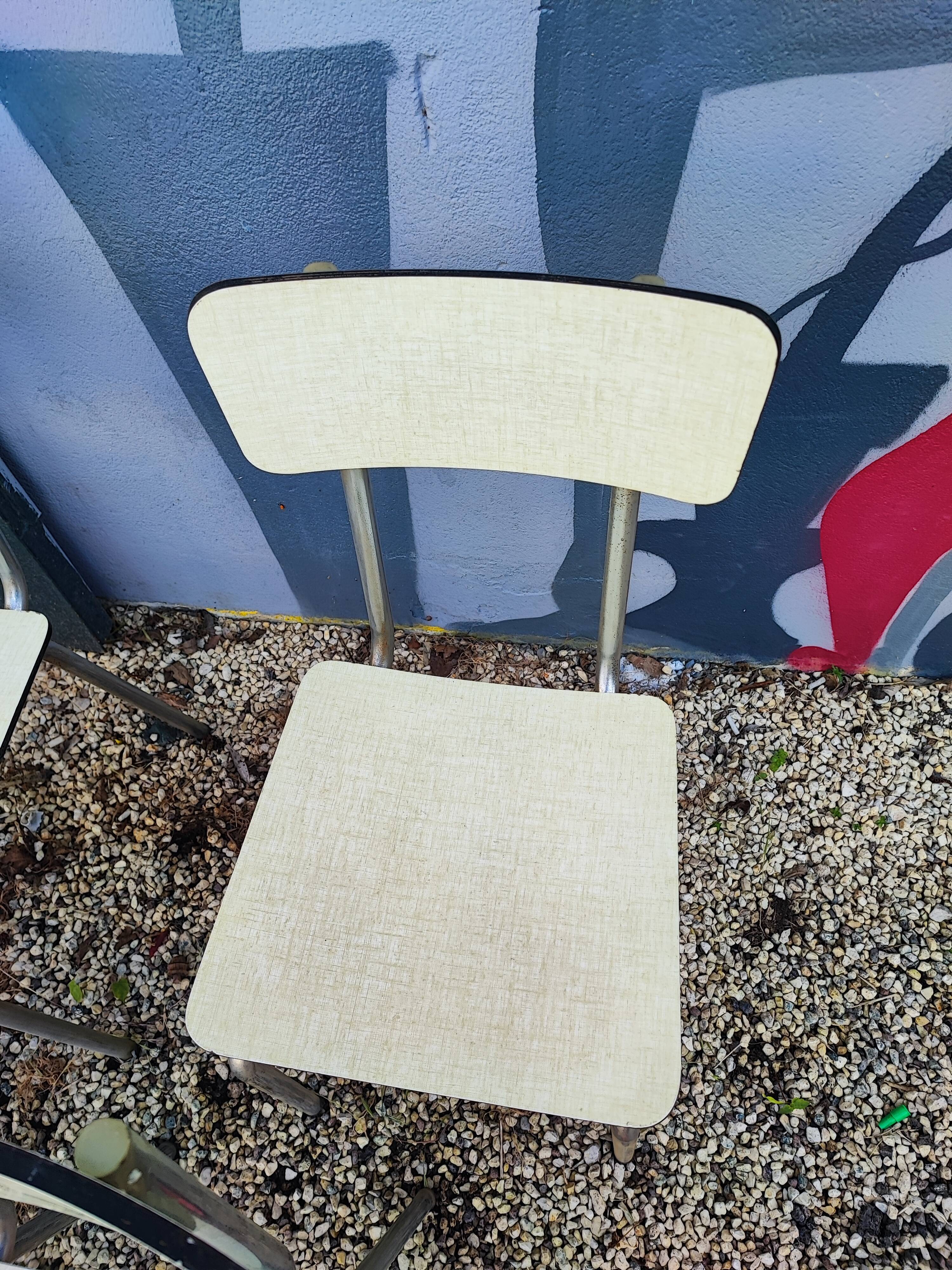 Lot 6 chaises formica jaune paille crème