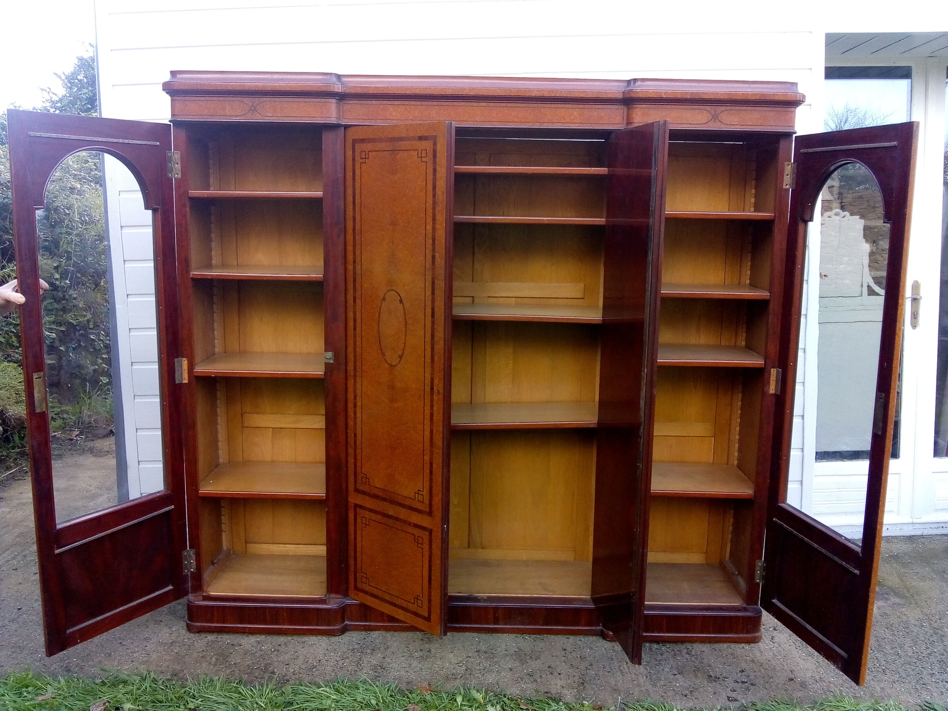 Bibliothéque vitrée 1920
