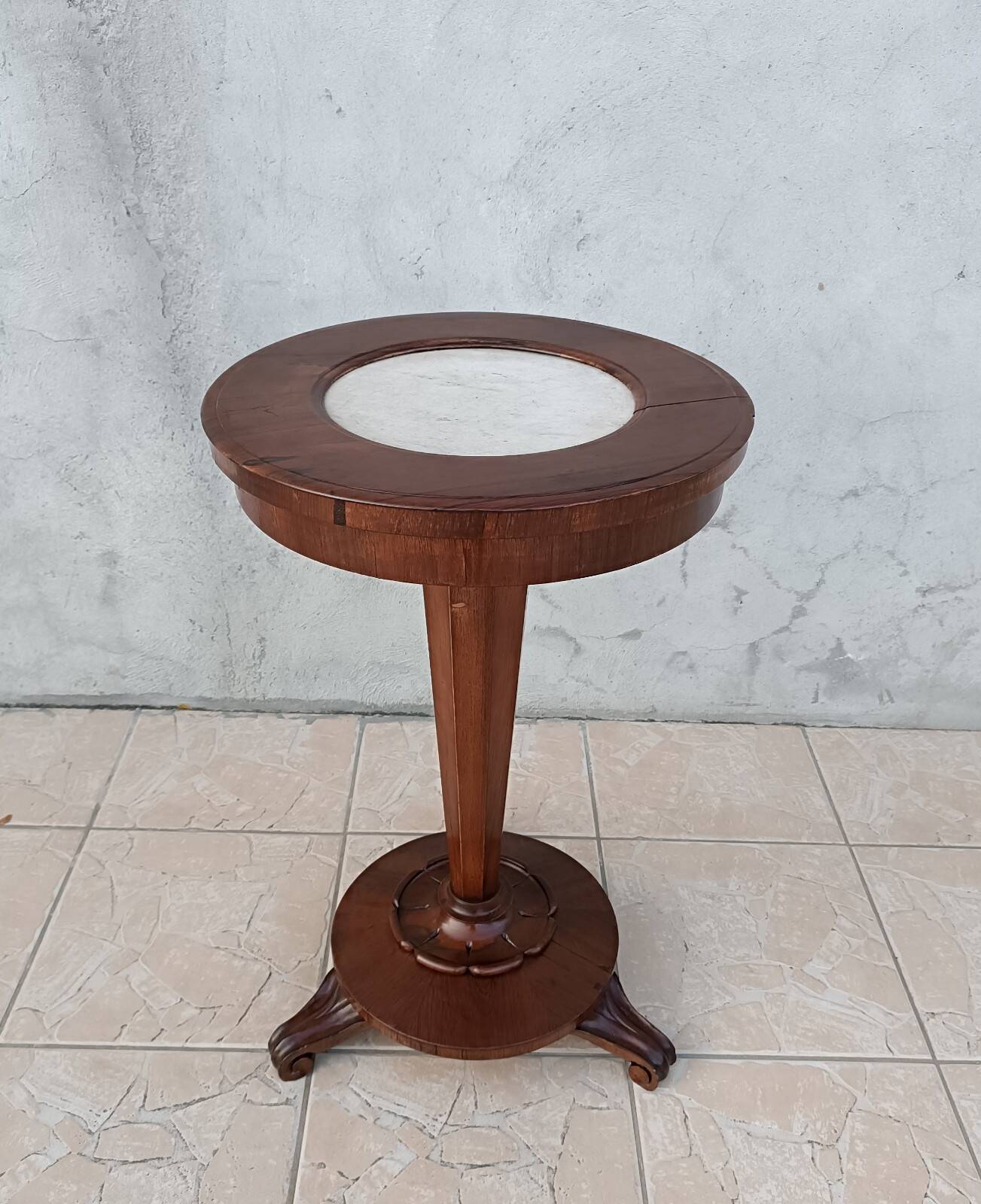 Art Nouveau side table in walnut and marble