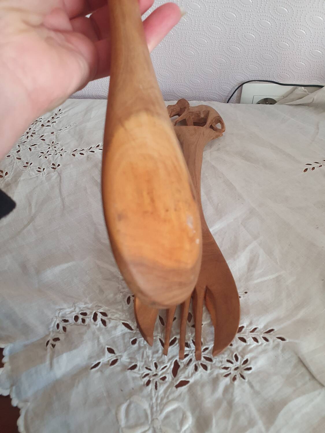 Couverts de service n bois sculpté art populaire vintage