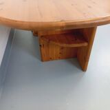 Vintage oval rectangular modernist coffee table in solid pine from the years.