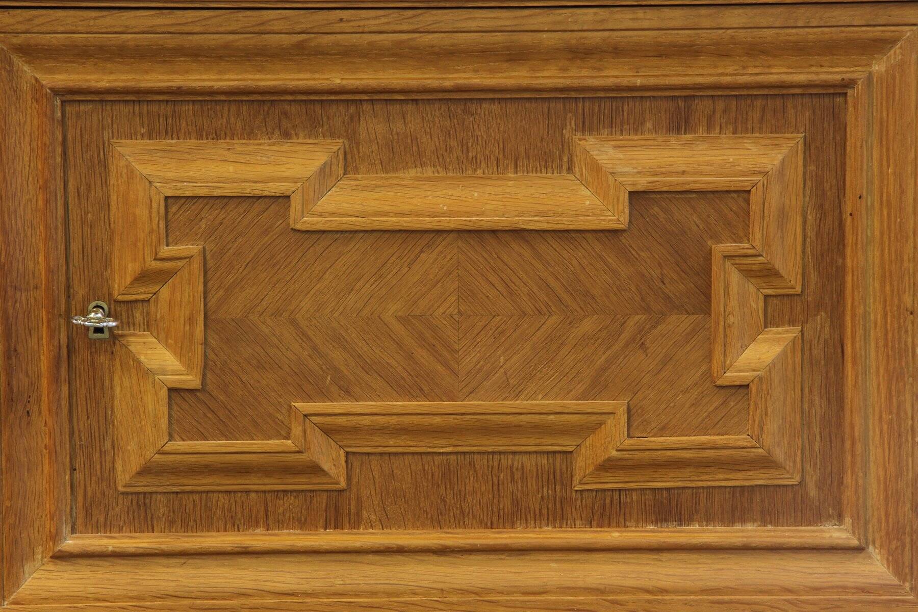 Vintage low sideboard in oak by Henning Kjærnulf, 1960s