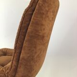 4 velvet-hulled chairs