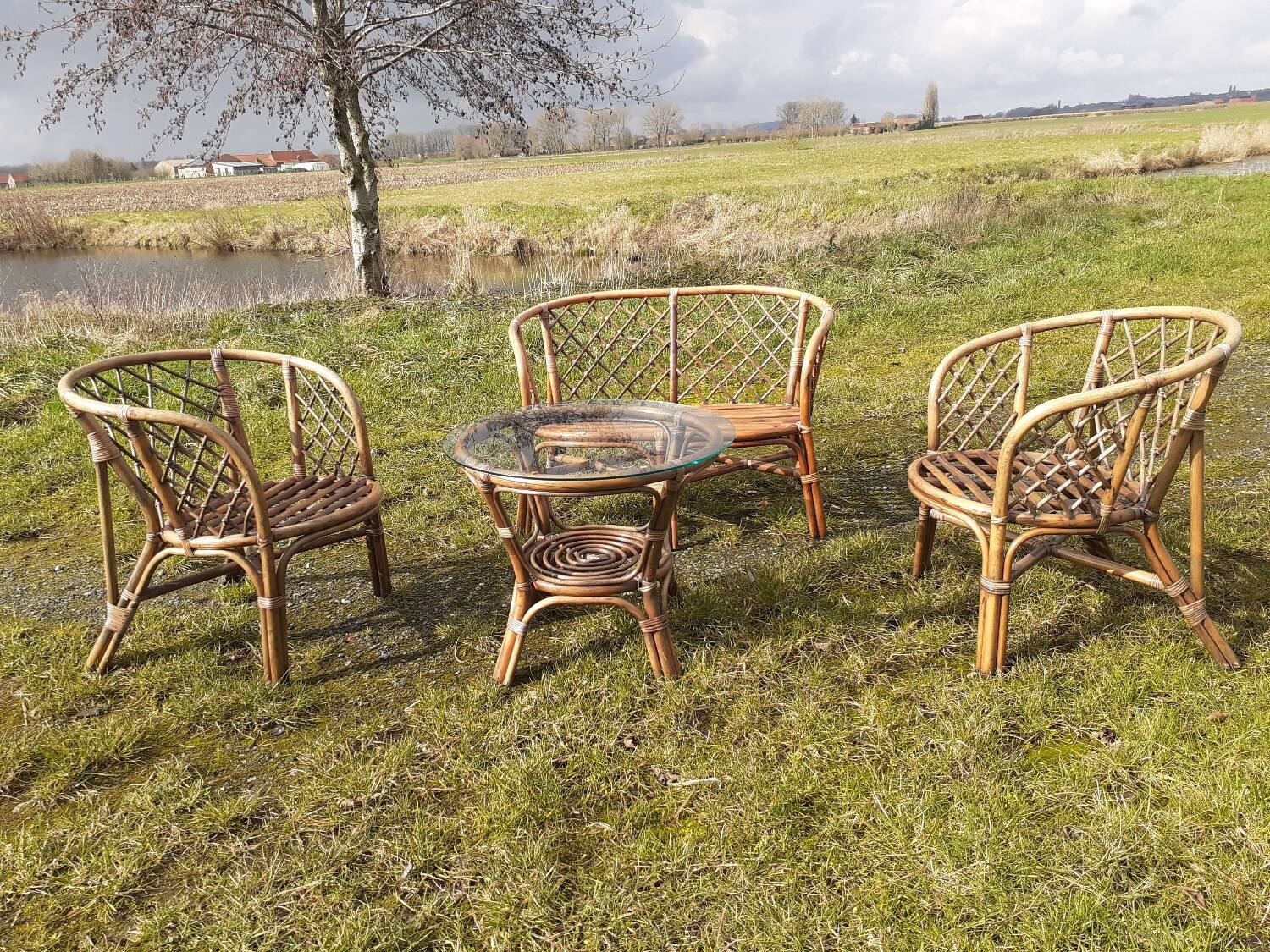 Rattan lounge