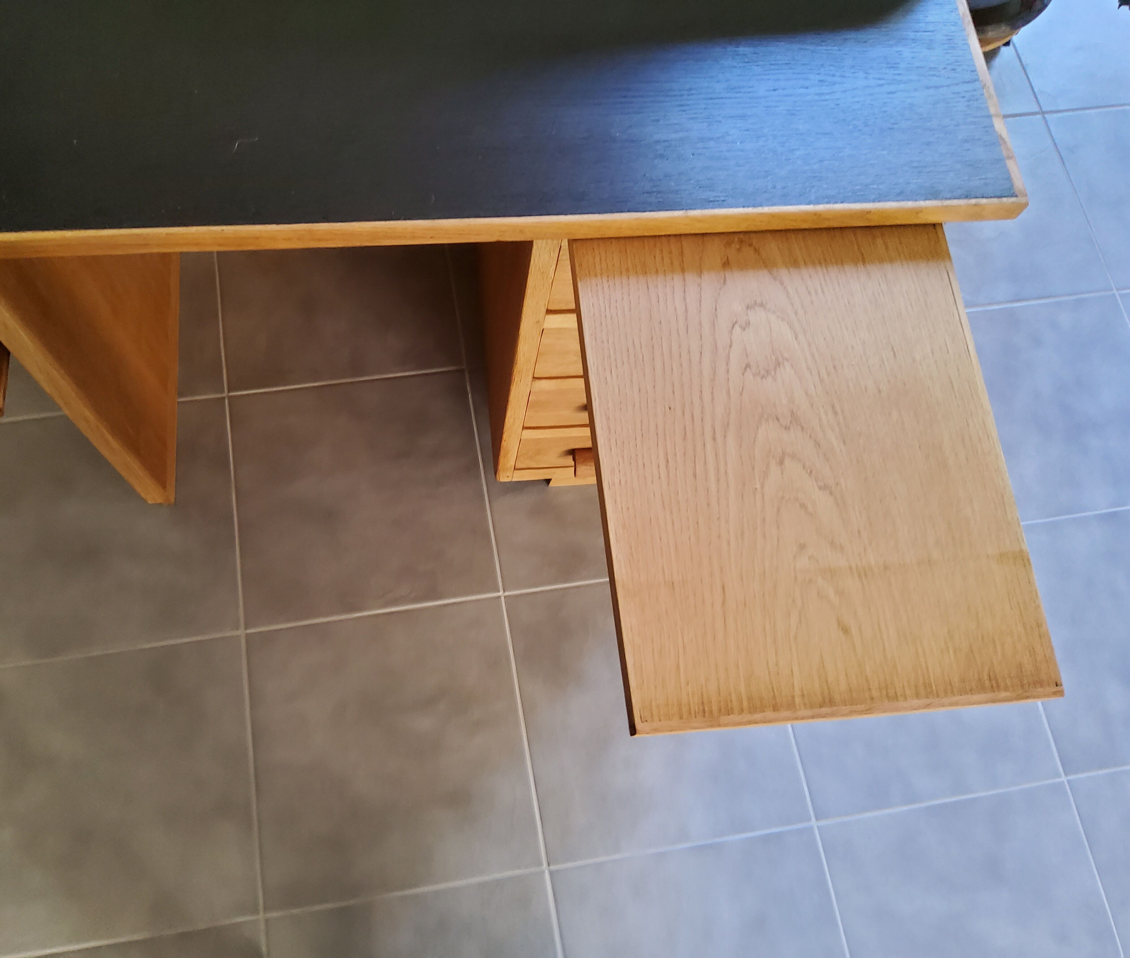 Expandable child desktop