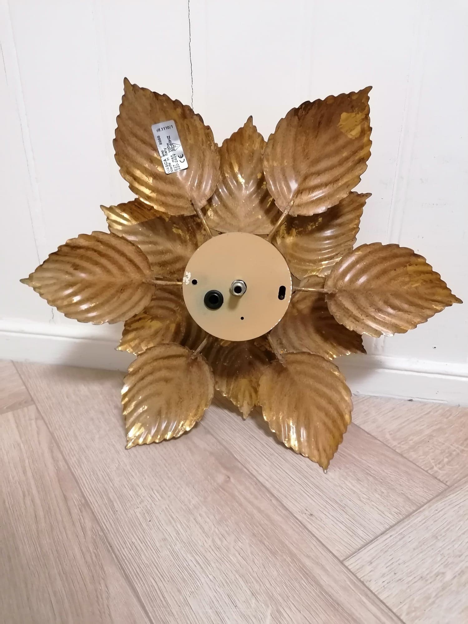 Golden flower ceiling