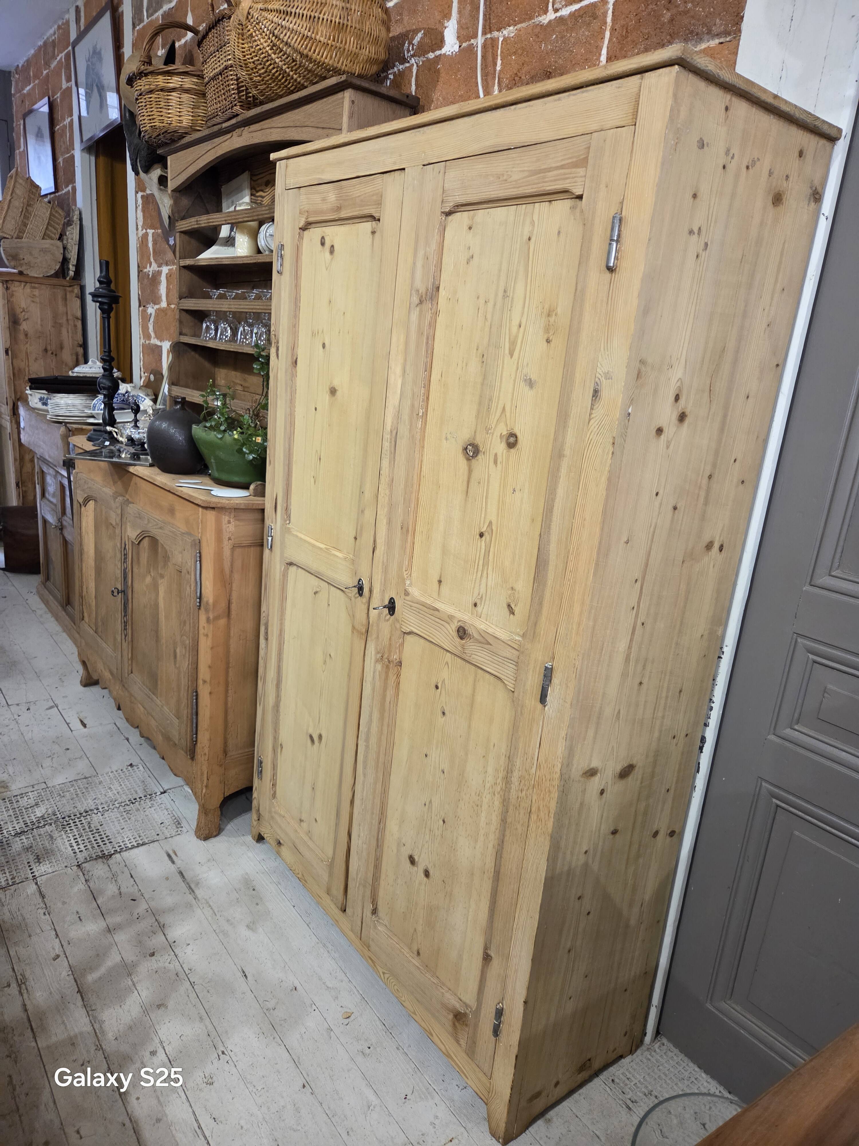 Armoire parisienne 2 portes, restaurée