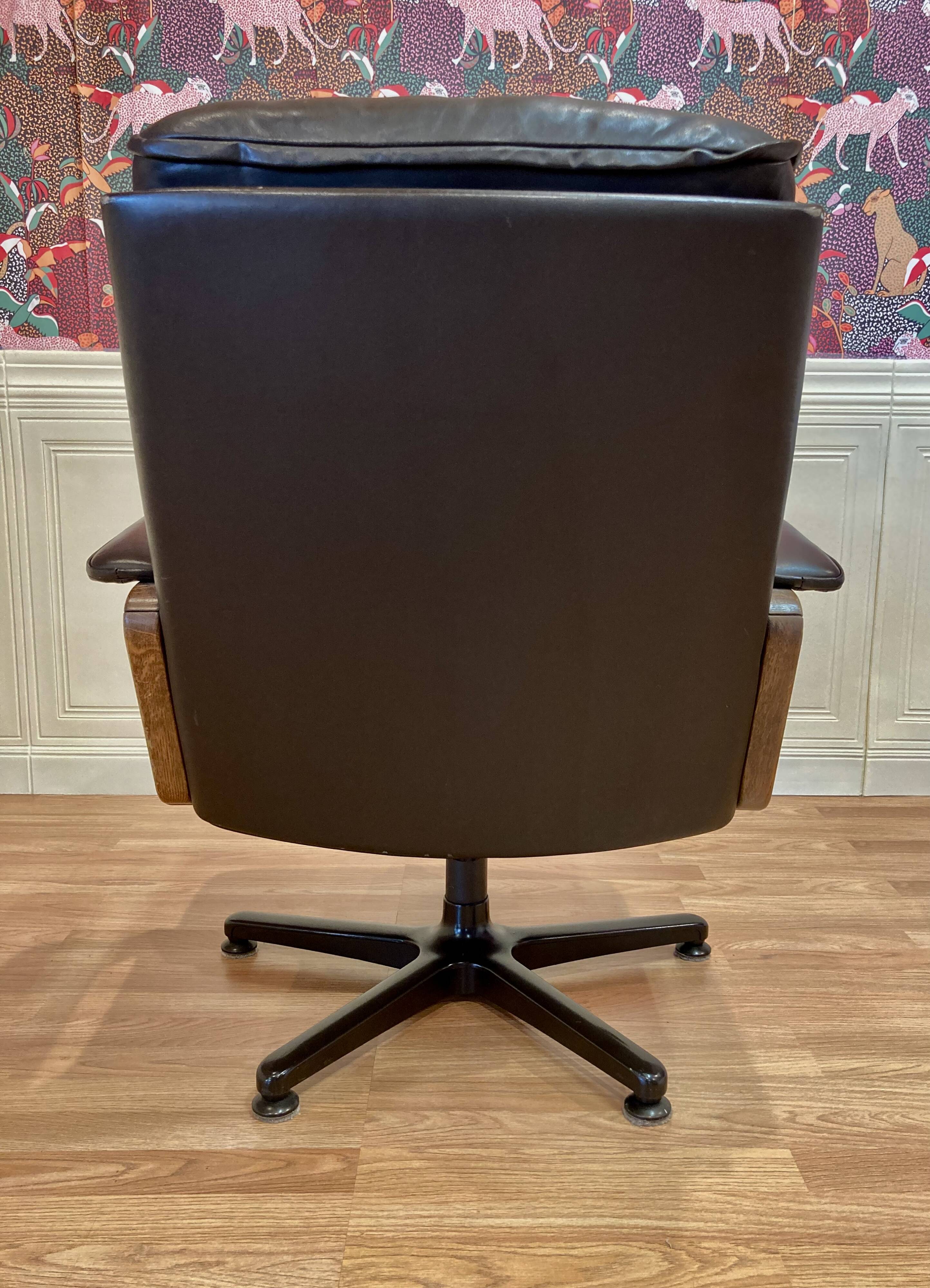 Armchair and its ottoman "Drabert" for "Gerd Lange" design 1960.