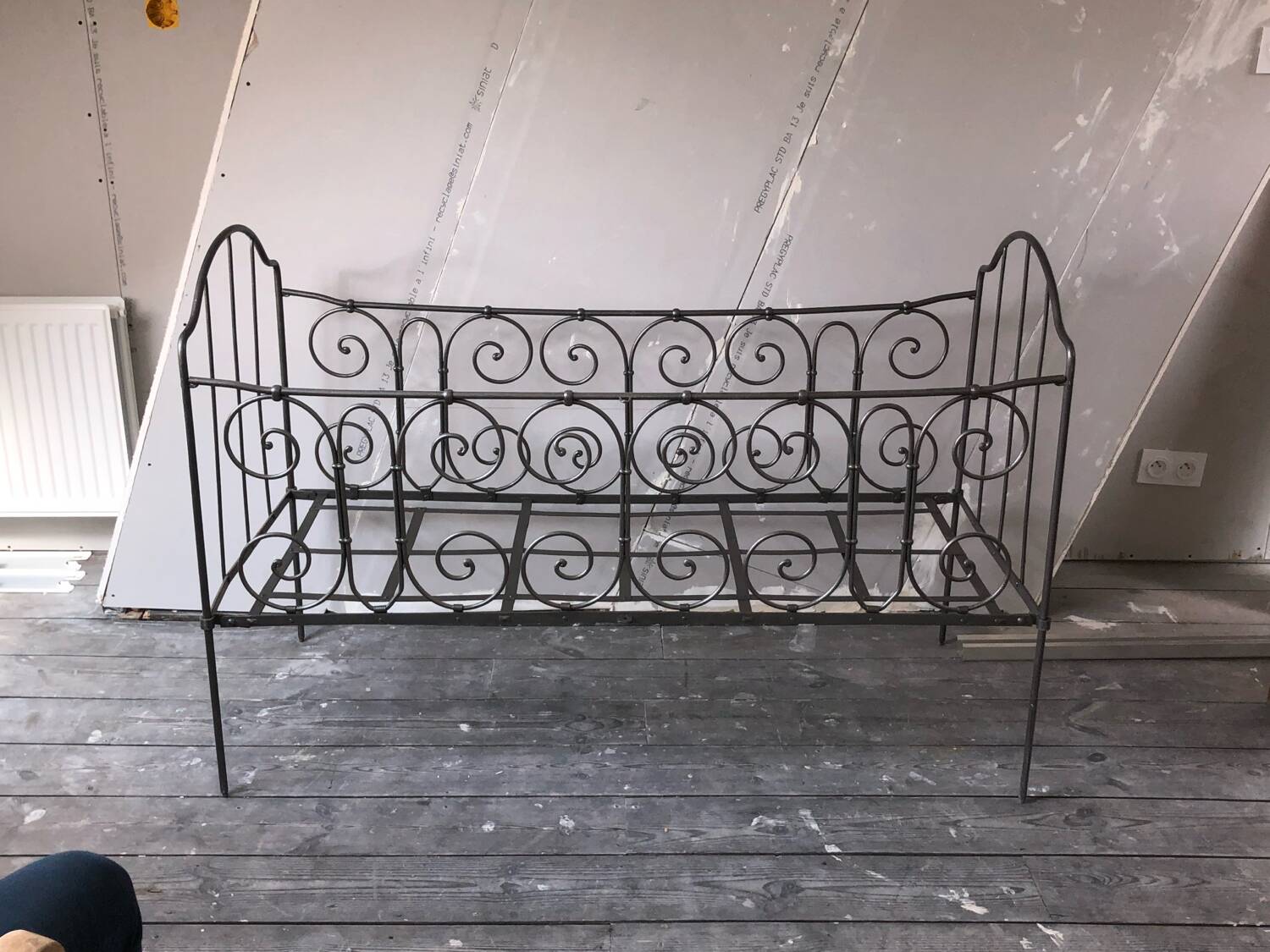 Children's iron bed