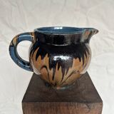 Mixed earth pitcher