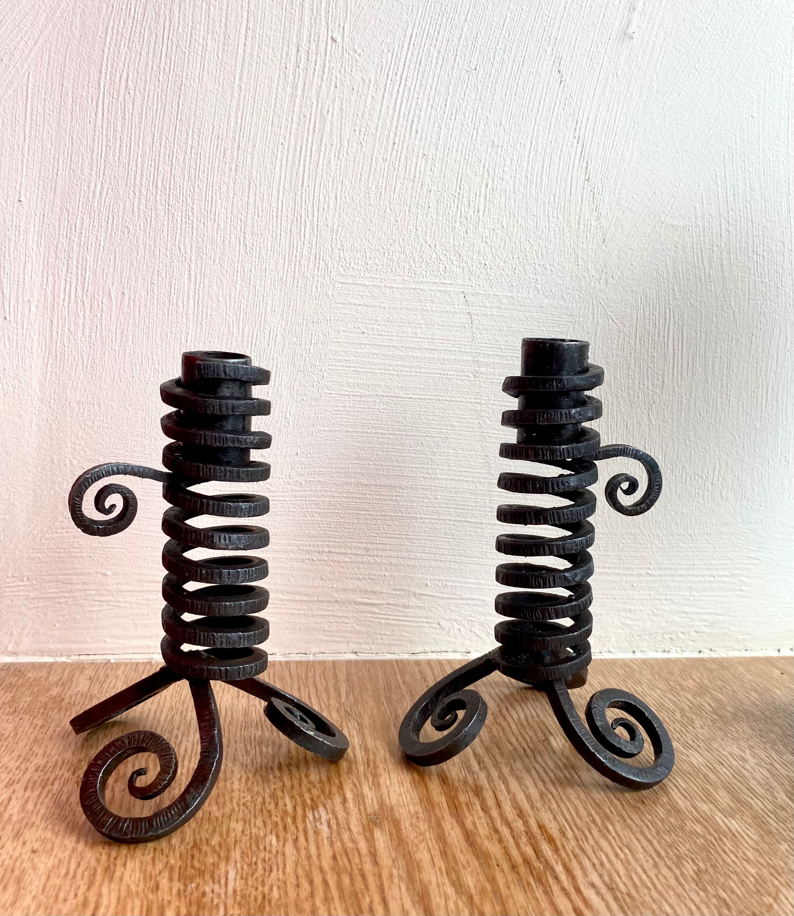Two push candle holders with handle