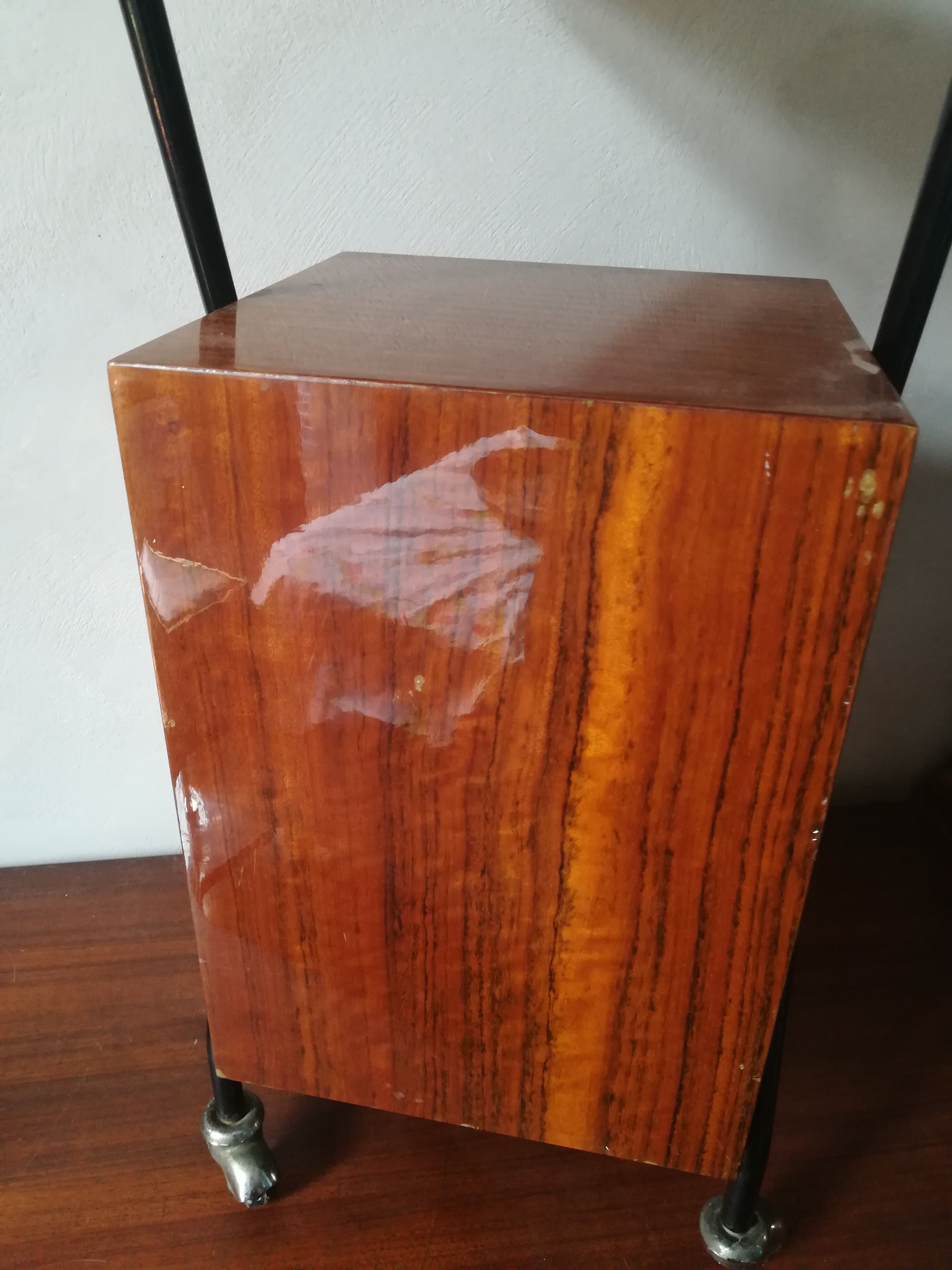 Modernist dessert on wheels