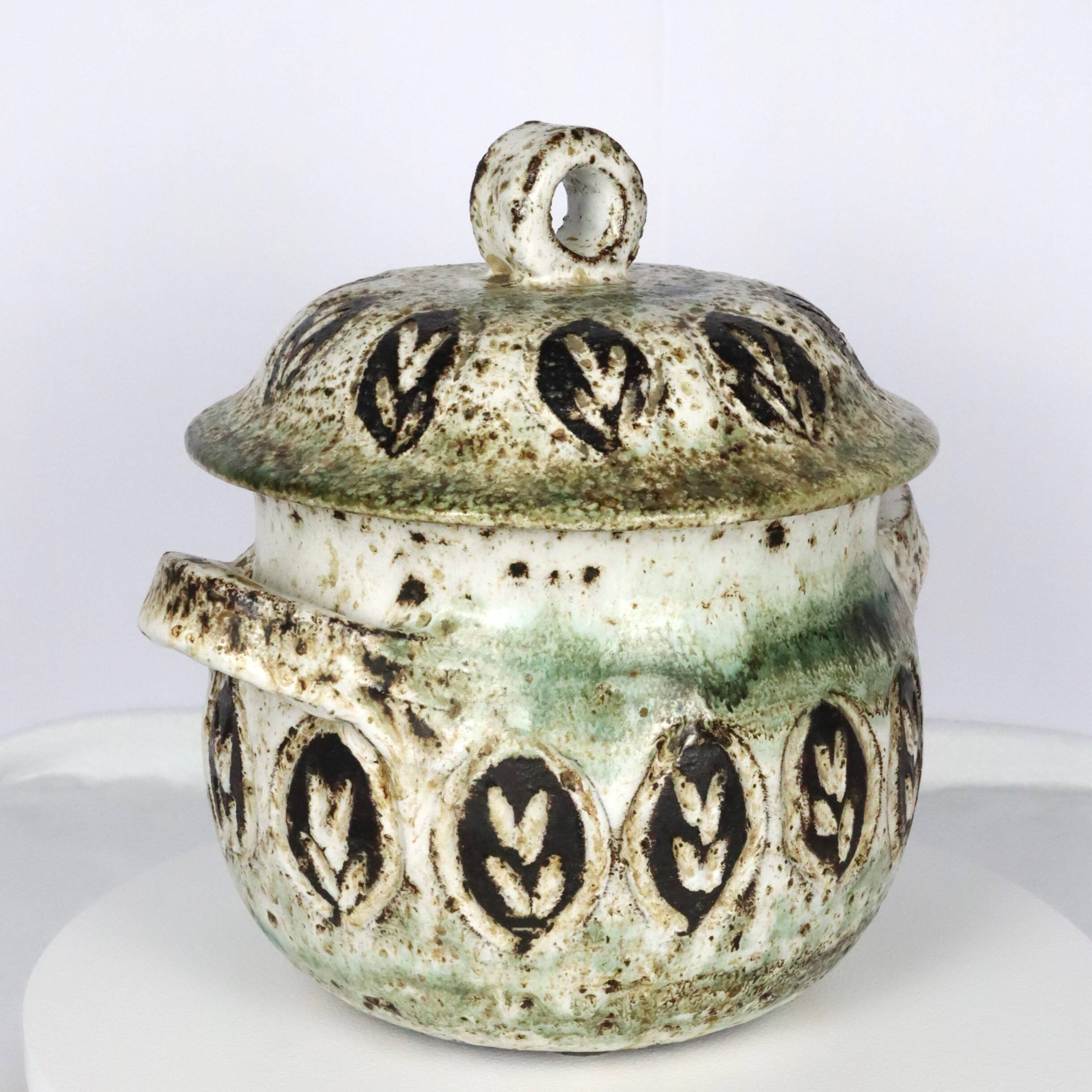 Ceramic pot by Thiry Vallauris