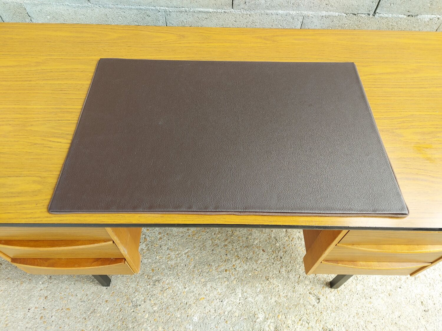 Adult desk, scandinavian type, 1970 and roneo chair
