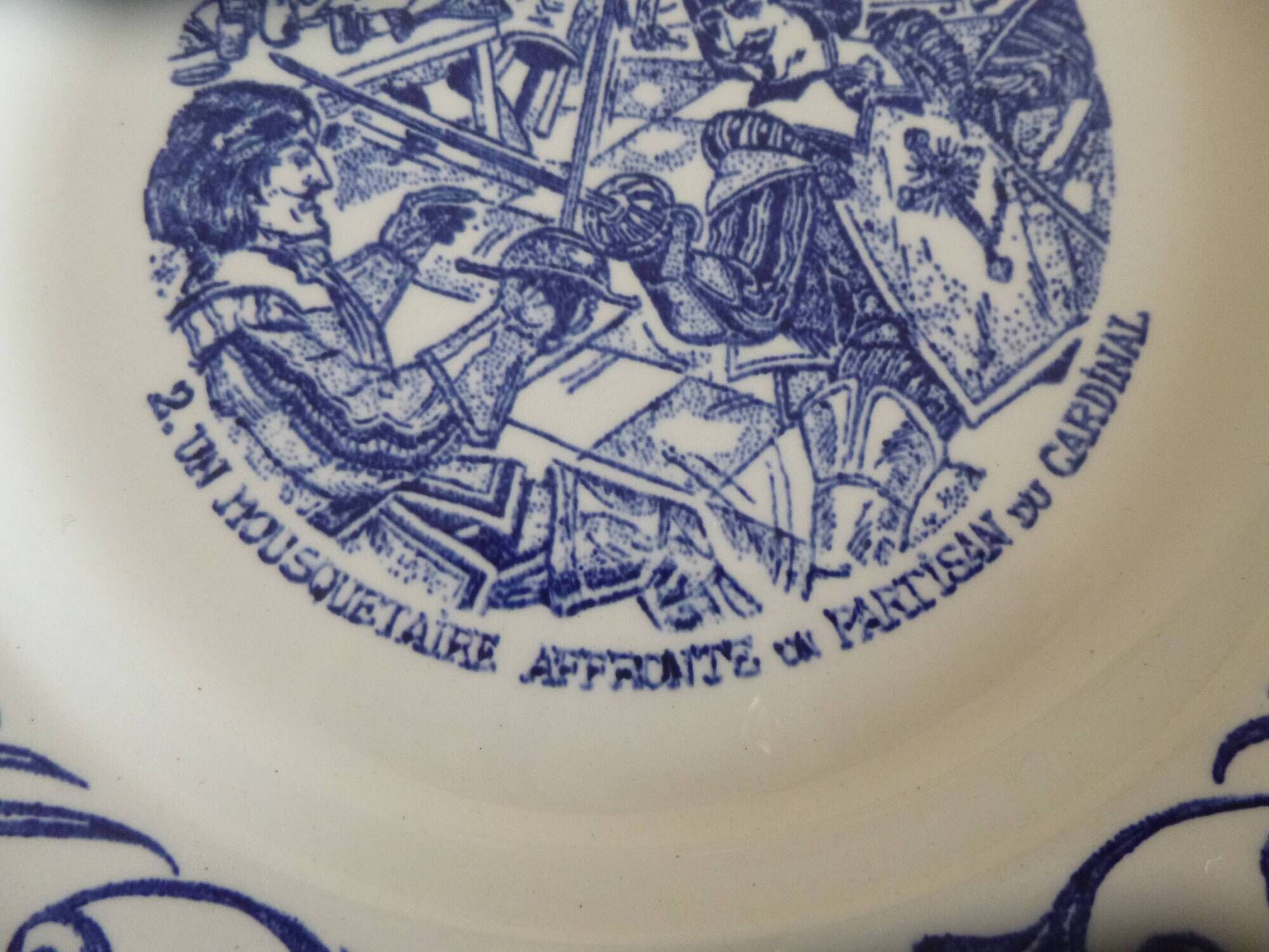 4 assiettes publicitaires Yoplait- Les 3 mousquetaires
