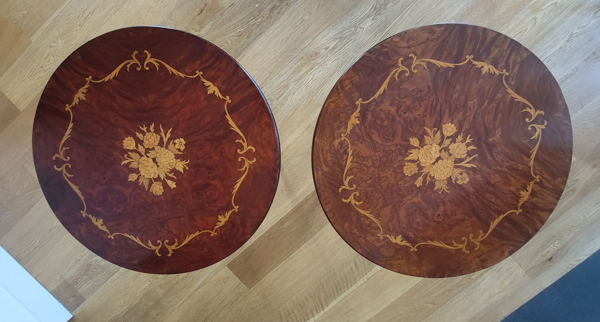 2 petites tables marquerie acajou