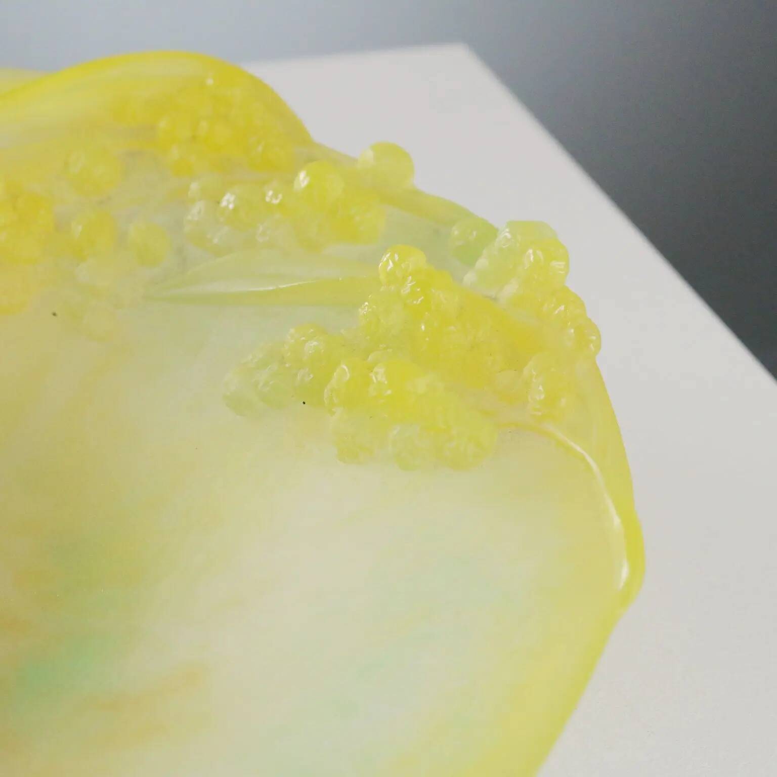 Vintage Mimosa plate by Daum Manufacture in crystal paste, 20th century.