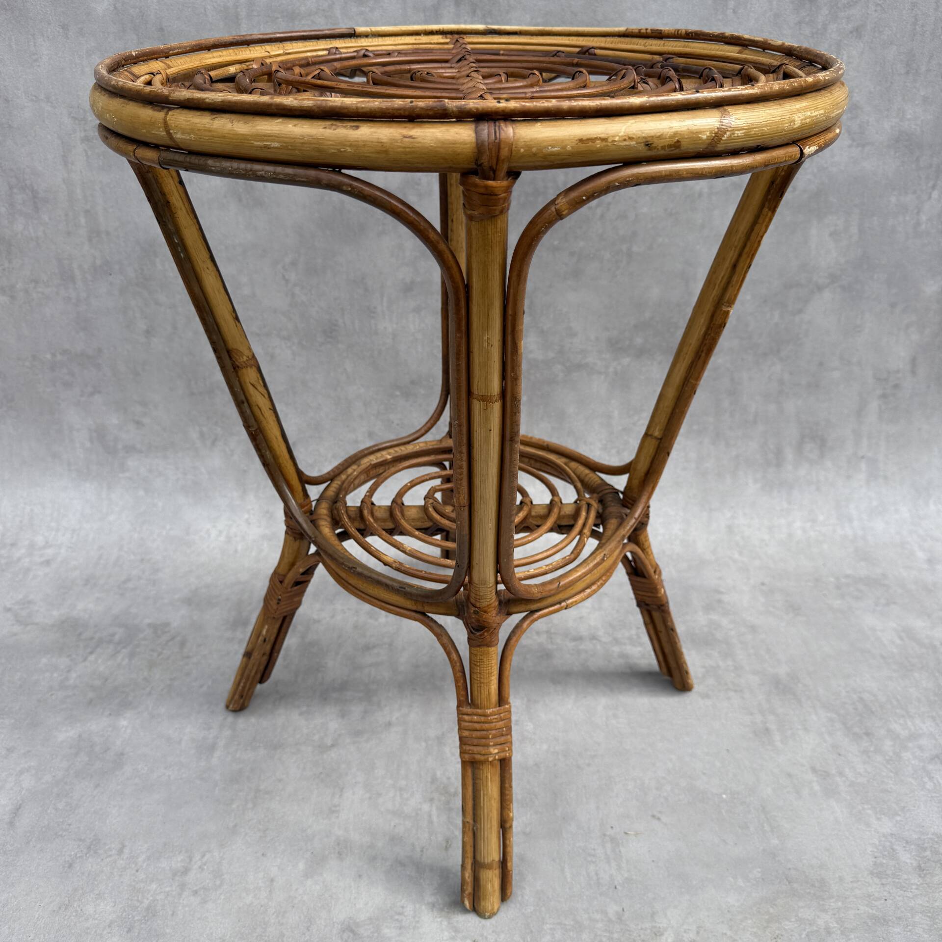 Table d’appoint en rotin des années 50´s France