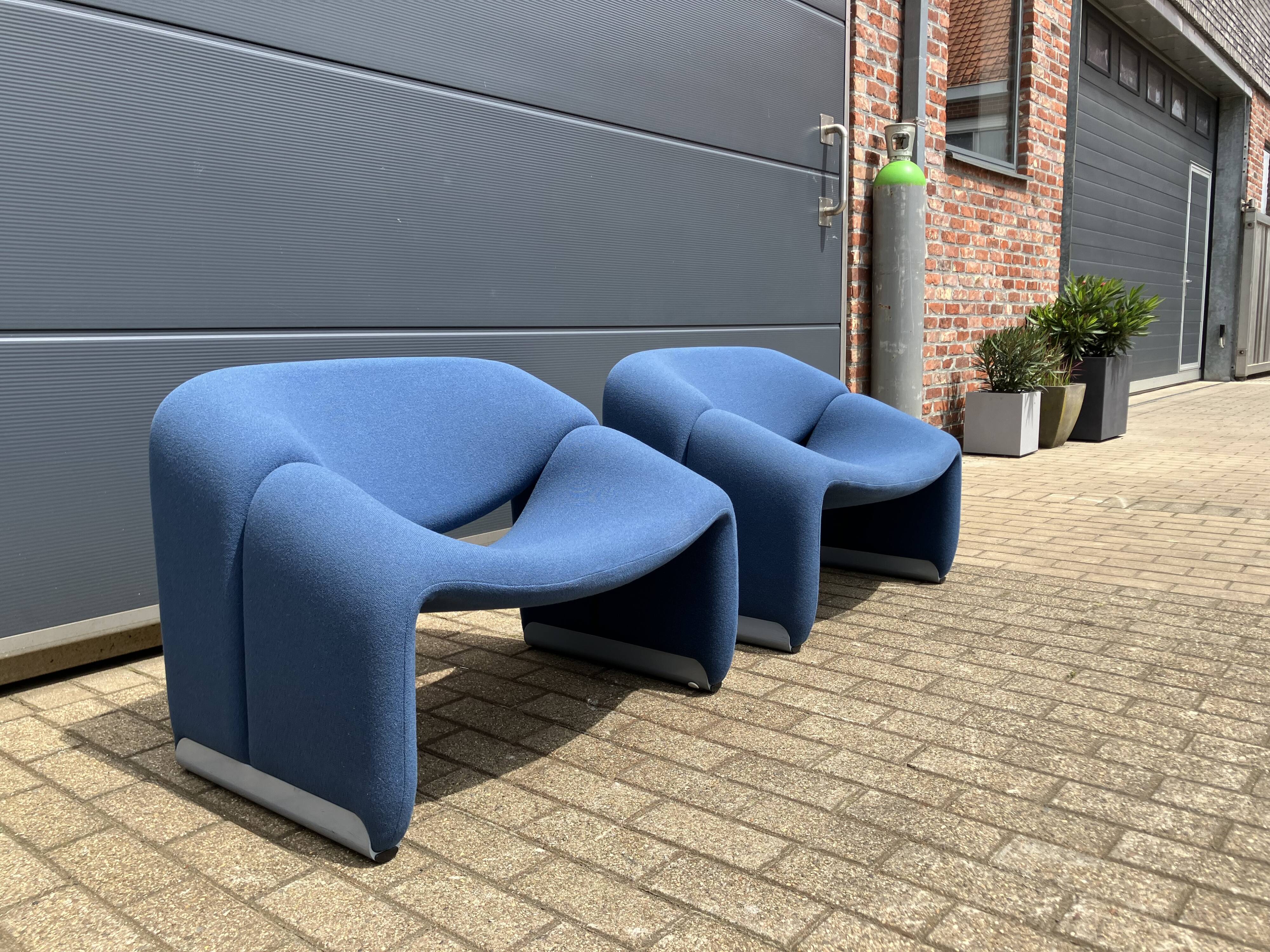 2x Artifort Groovy F598 (M-chair) blue, perfect state! Pierre Paulin