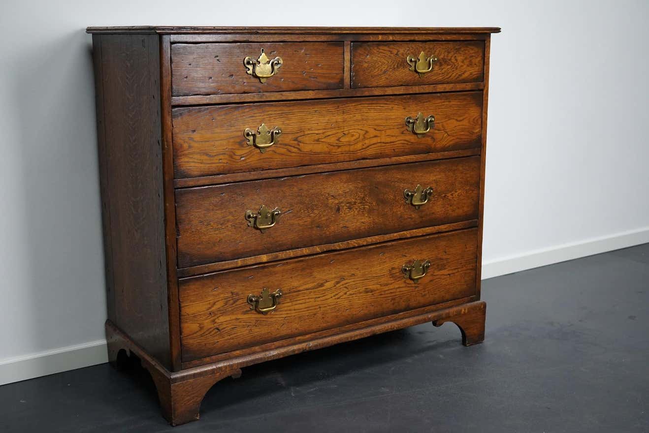 Commode anglaise en chêne début XXe siècle