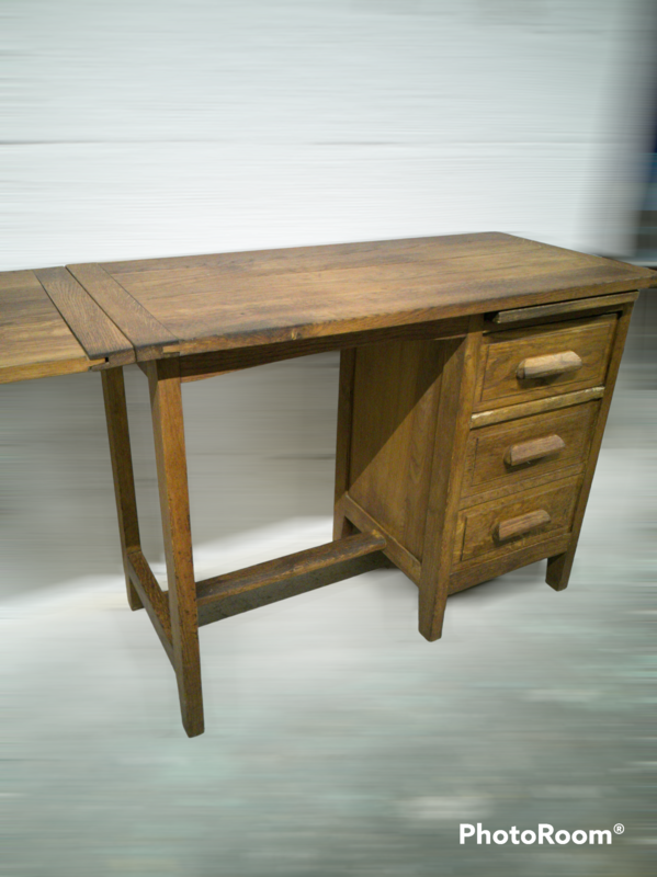 Desk minister for children