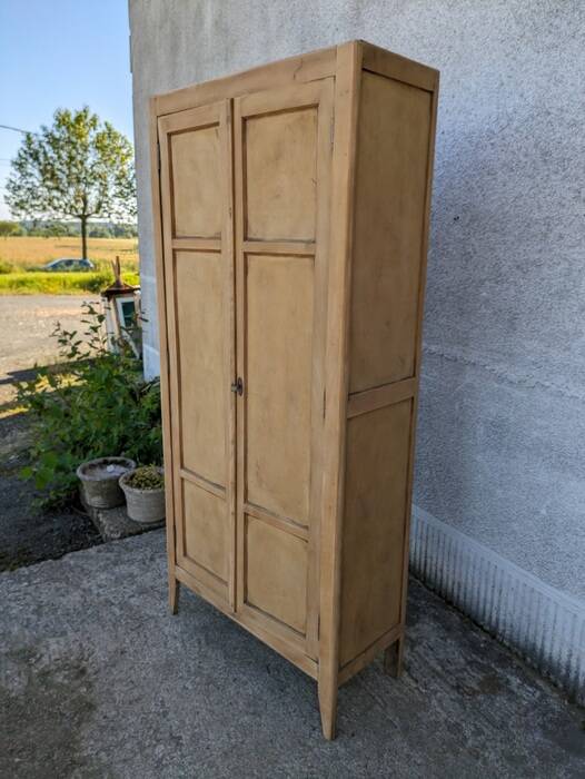 Small Parisian wardrobe