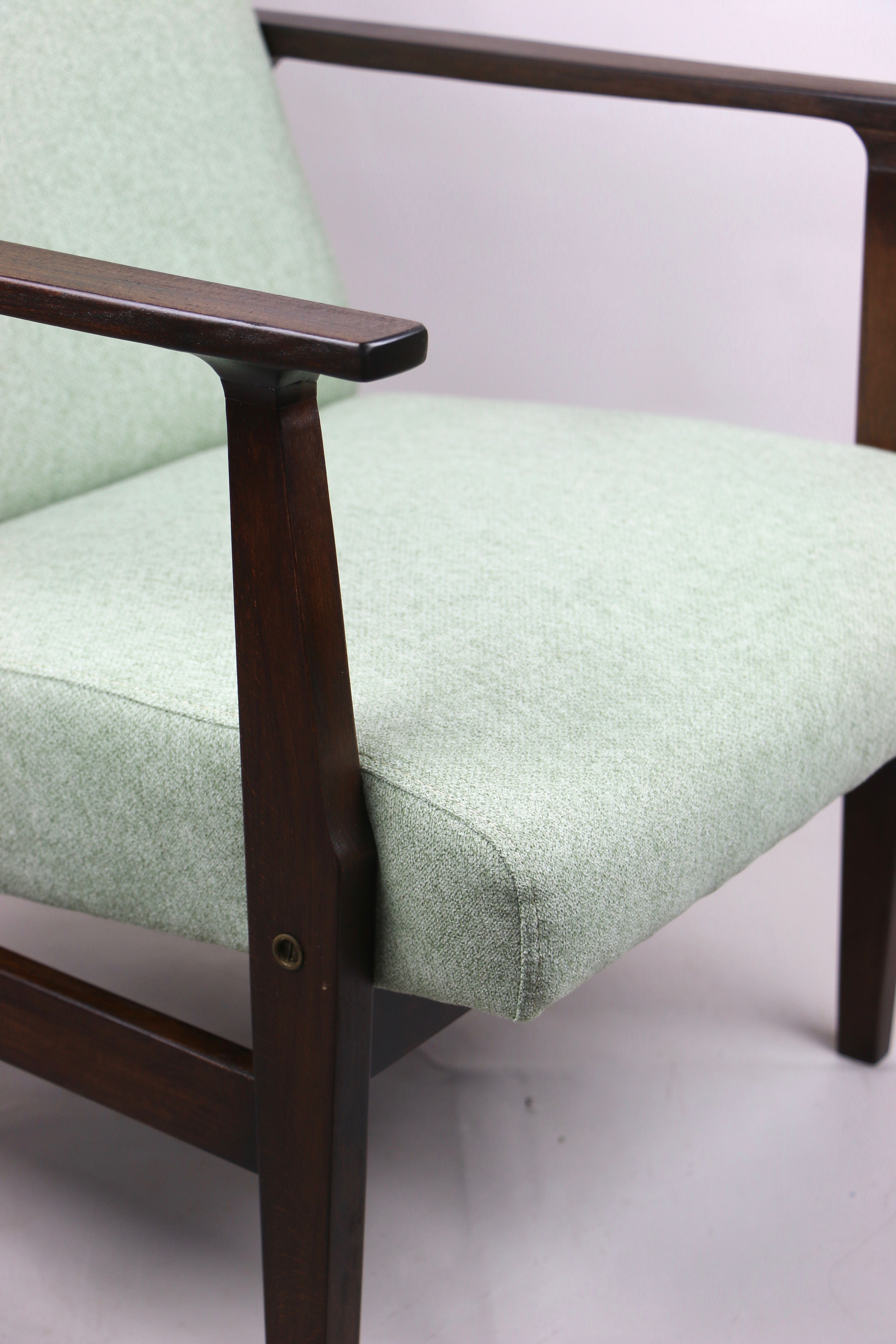 Fauteuil vert clair vintage années 1970