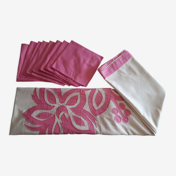 Nappe coton rectangulaire blanc cassé motifs rose fuchsia 150X250 et 8 serviettes roses